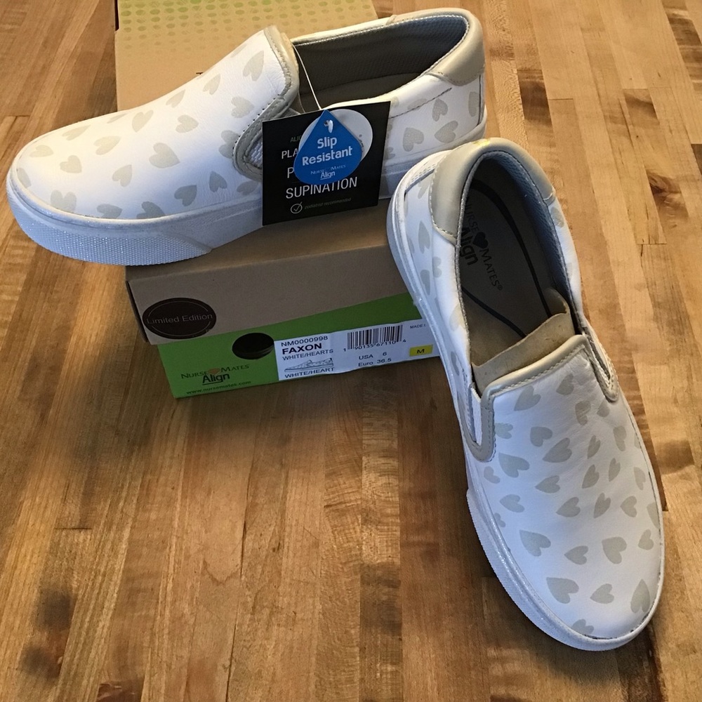 Nurse Mates Align Faxon White/hearts Slip-On Shoes 36.5/ 6 M NWT/NWB